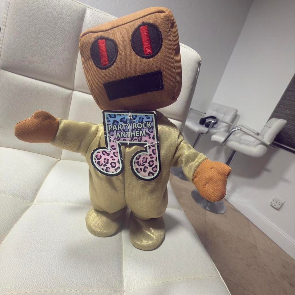 LMFAO Party Rock Anthem Robot Shufflebot Animated Singing Plush Dan Dee 2012 NWT